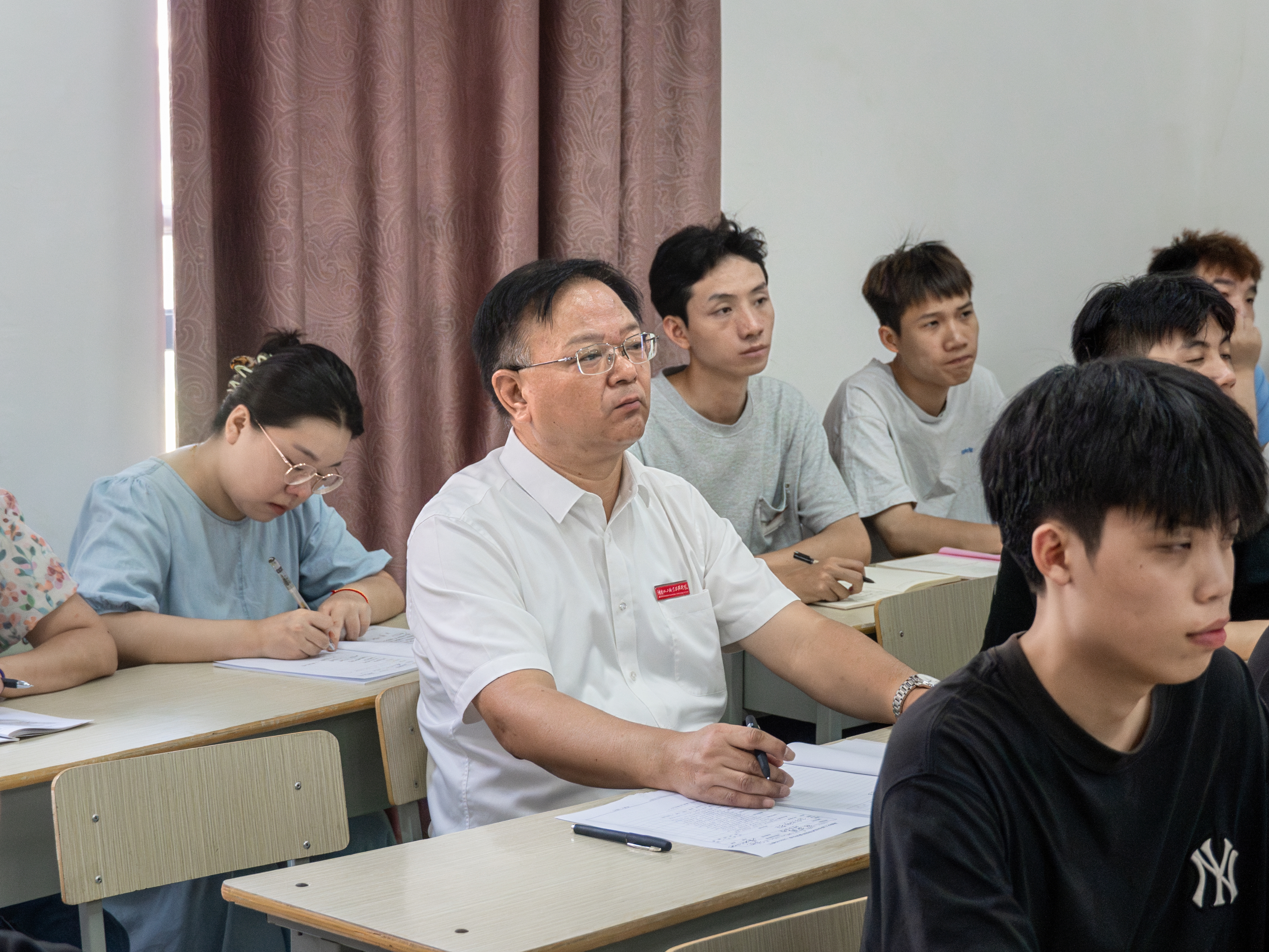书记2.jpg