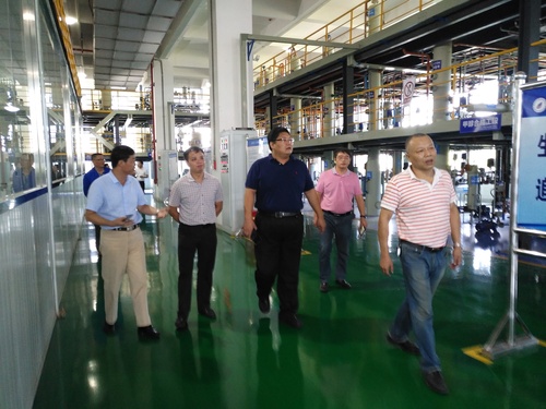 参观化工实训基地
