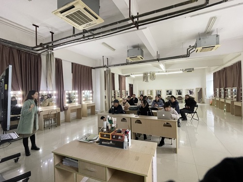 化技专业建设委员会讨论1