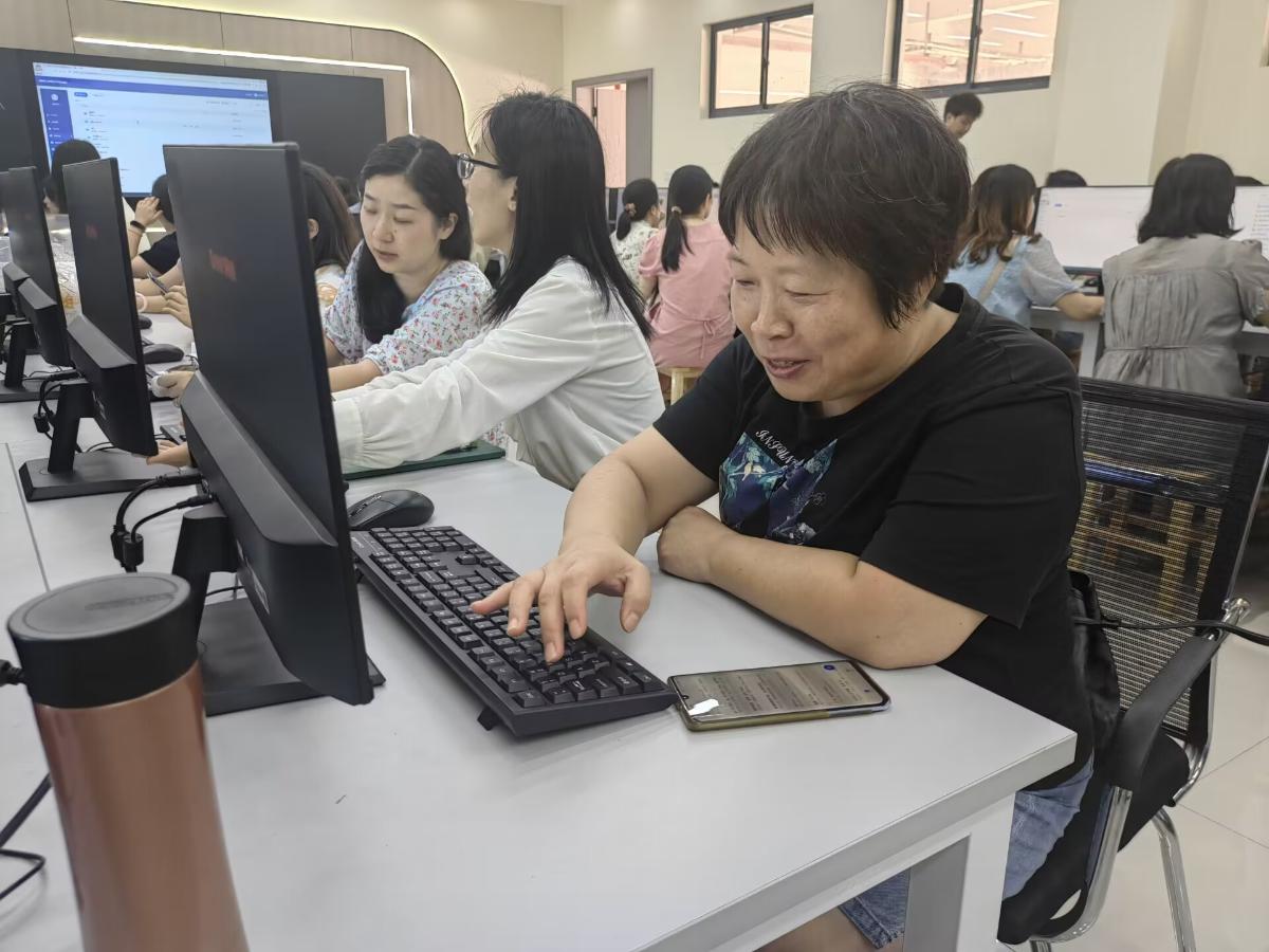 经管学院一平三端培训-2.jpg
