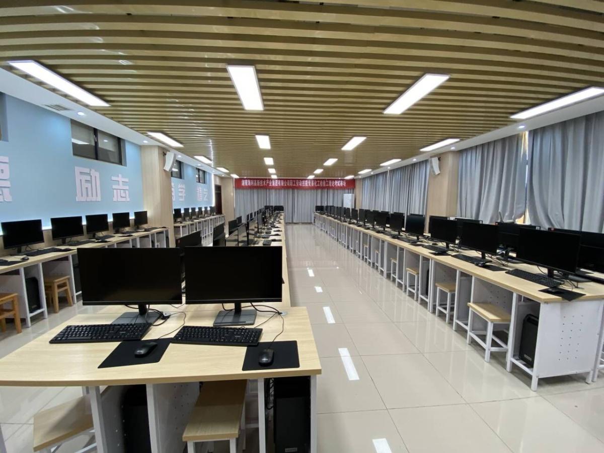 智能化虚拟仿真实训室.jpg