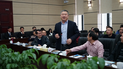 刘雄纠校友