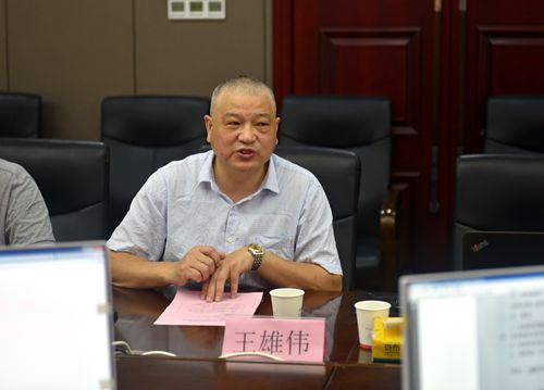 王校长