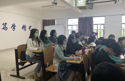 湖南化工职院基础课部新进教师自主开展听课学习活动