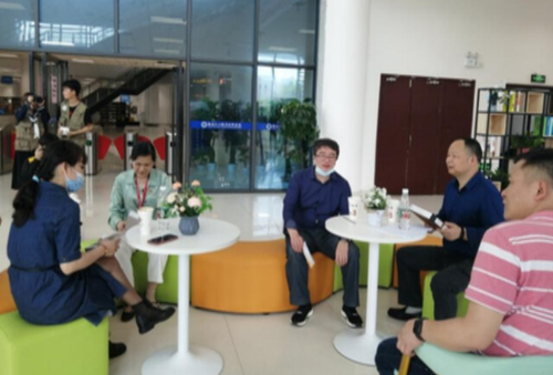让读书成为习惯 让书香溢满校园——湖南化工职院工会开展教职工读书月活动
