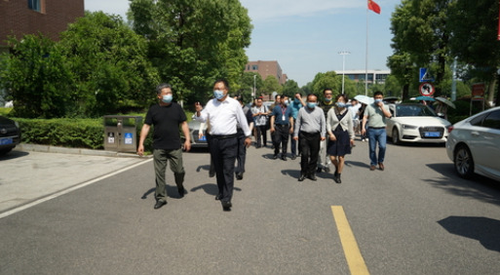 省教育厅曾四清一行来湖南化工职院调研校园建筑安全隐患排查工作