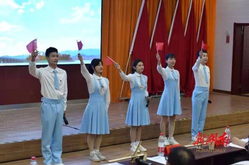 高校思政教育怎么样？这群大学生来展示