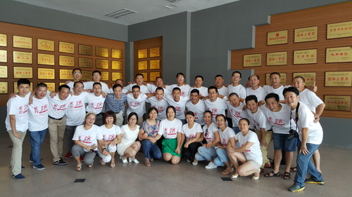 仪表9302班毕业学子与学院荣辱共存