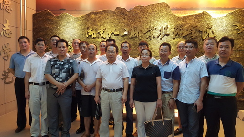 化机2901班在新校区合影