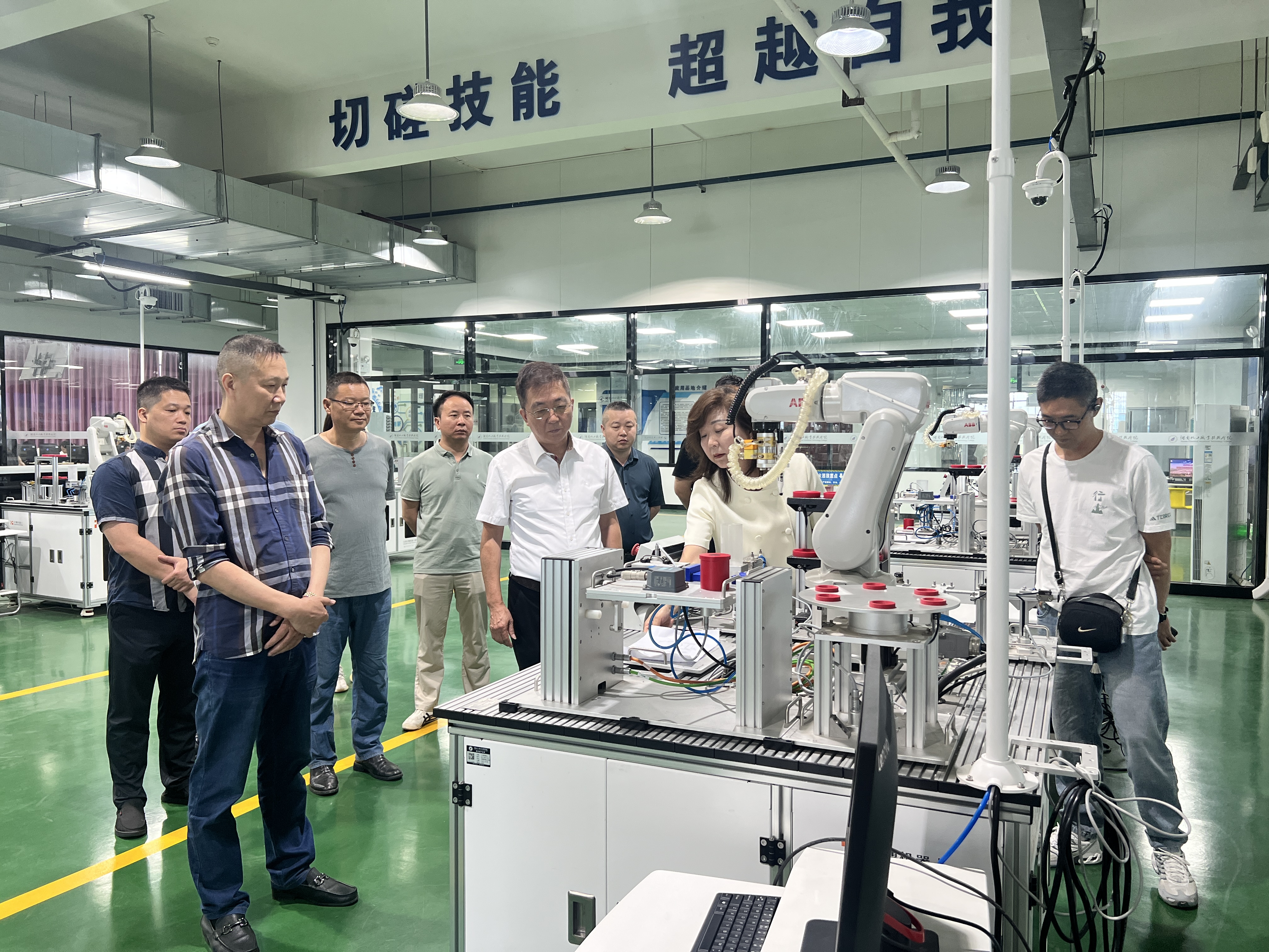 20240528上海友邦（电气）参观工业机器人实训基地 (2).jpg